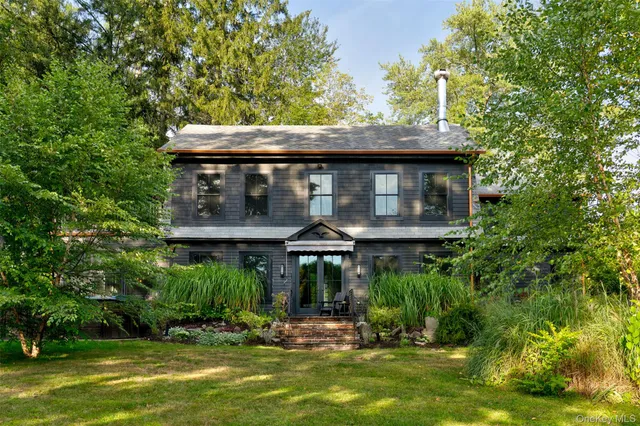 a front view of house with yard