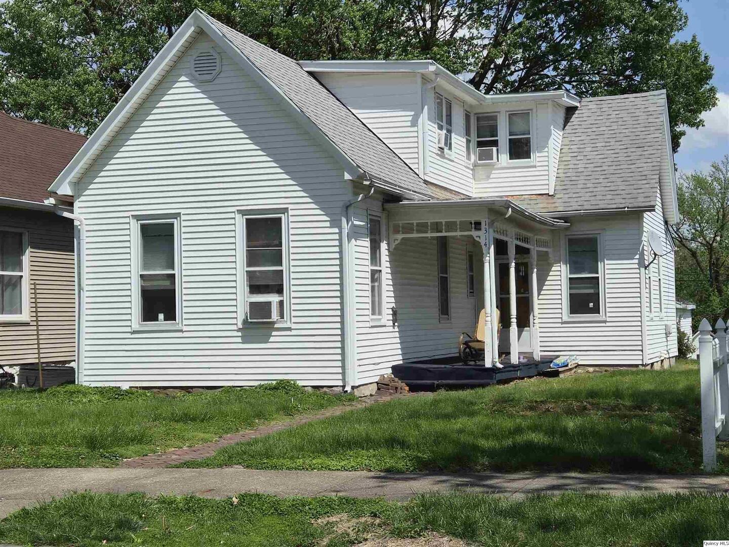 1314 North 10th Street Quincy, IL 62301 - Photo 1 of 7