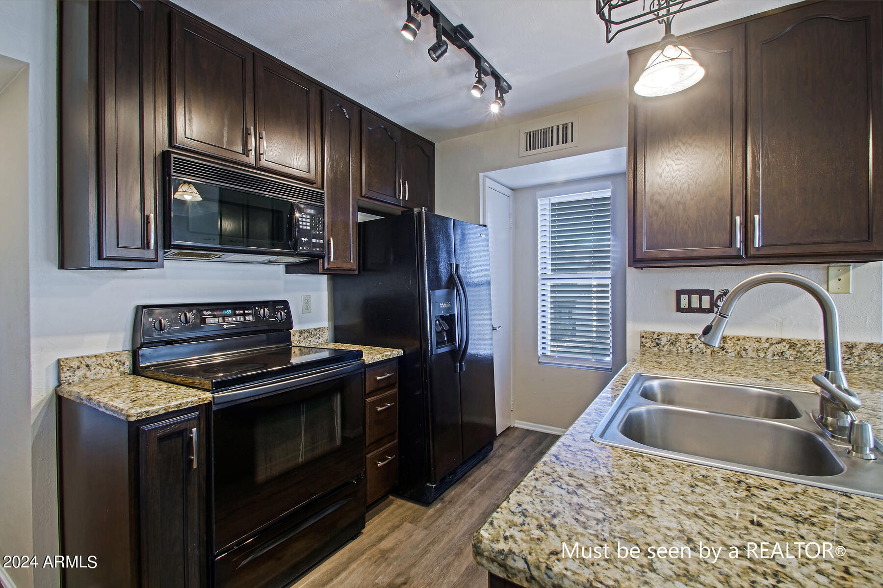 30 East Brown Road, Unit 2014 Mesa, AZ 85201 - Photo 10 of 35 Kitchen 3