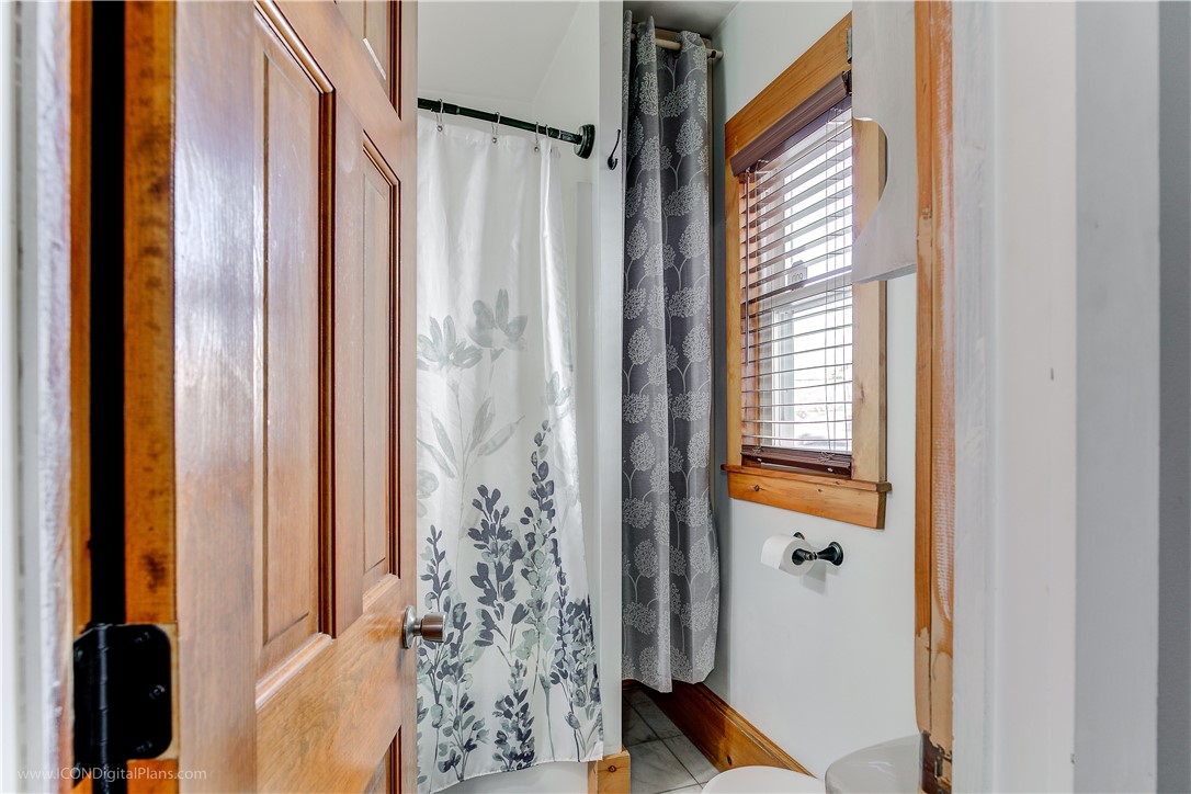 102 Benefit Street Woonsocket, RI 02895 - Photo 8 of 35 Full updated/modern bathroom