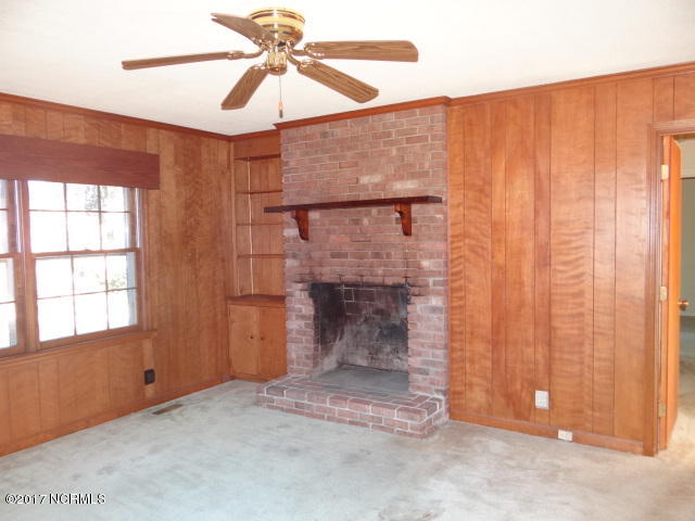 3208 Amherst Road Rocky Mount, NC 27804 - Photo 3 of 9 Family Room