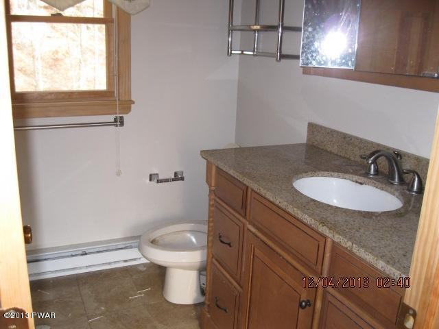 595 Cold Spring Lane Greentown, PA 18426 - Photo 5 of 13