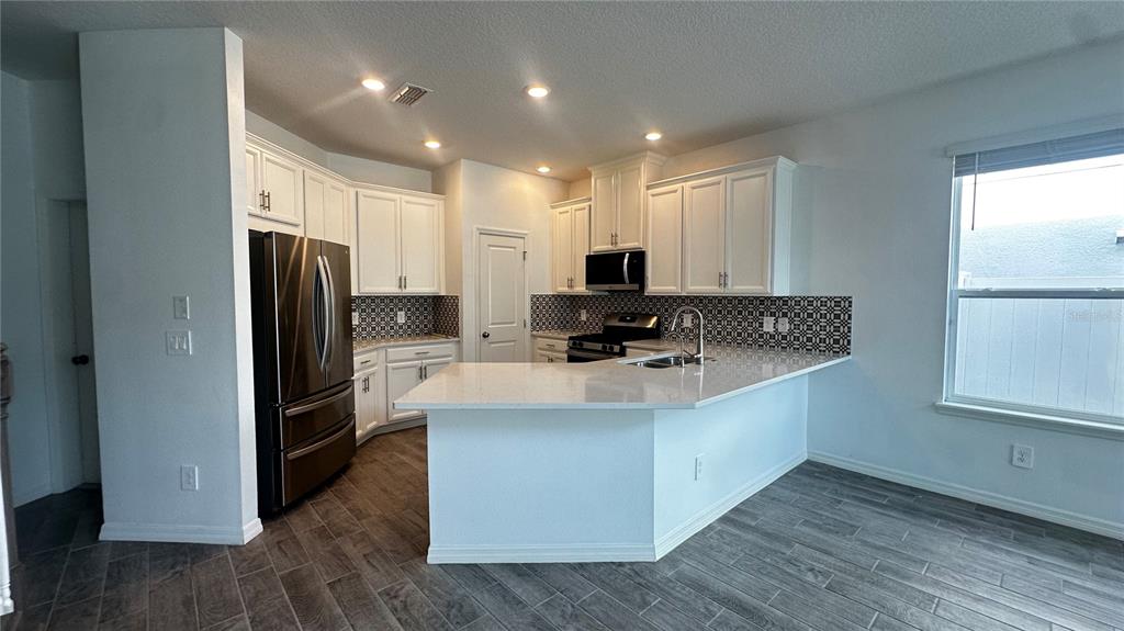 1025 Pando Loop Orlando, FL 32824 - Photo 5 of 31