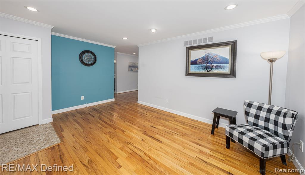 532 Meadow Lane Rochester, MI 48307 - Photo 5 of 22