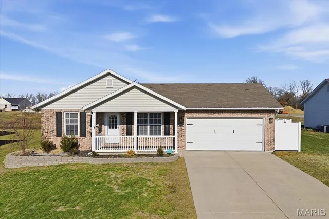 $285,000 | 1005 Cottonwood Lane, Waterloo, IL 62298