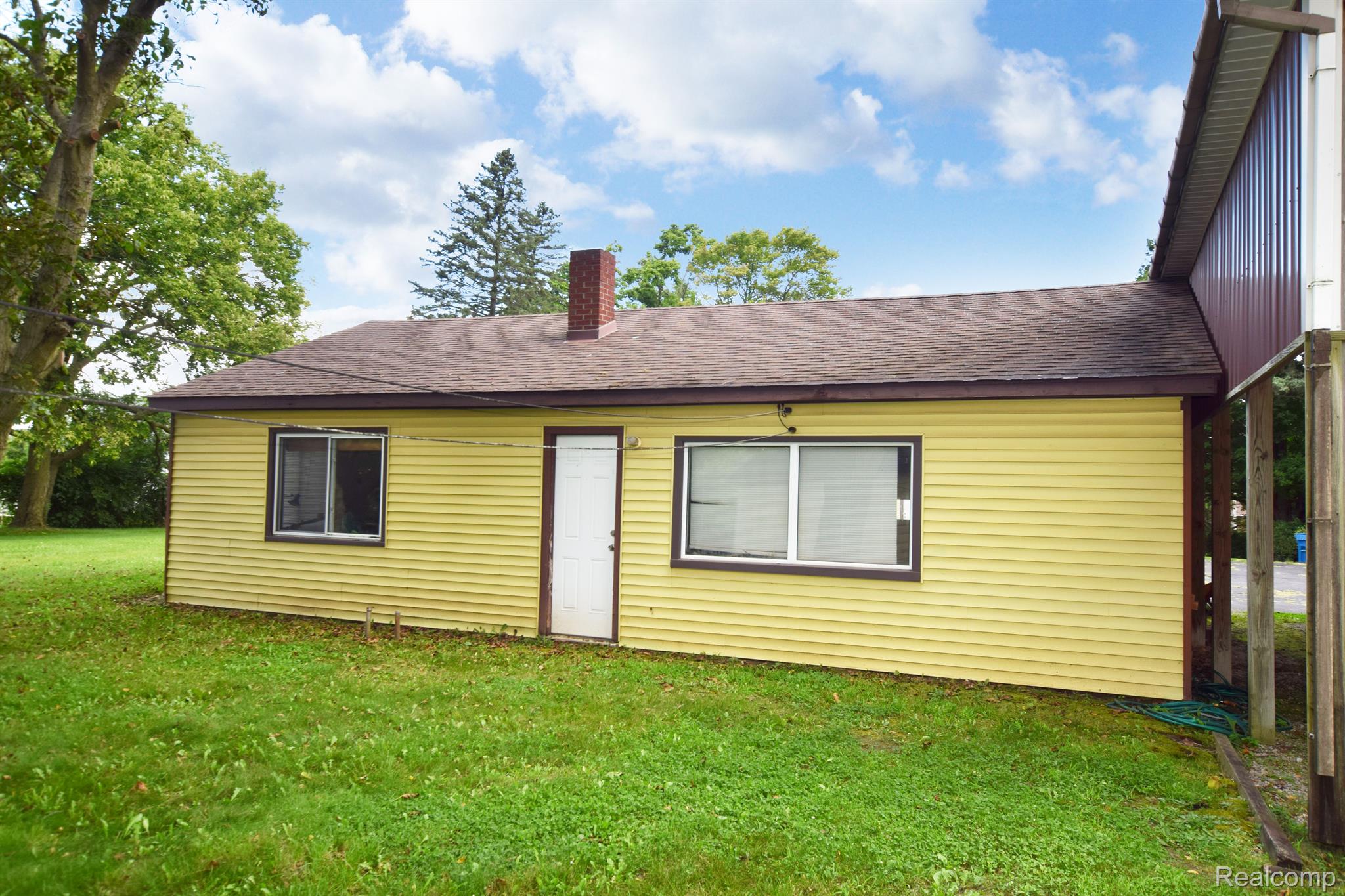 2041 Reid Road Flint, MI 48507 - Photo 20 of 24 Back of Garage