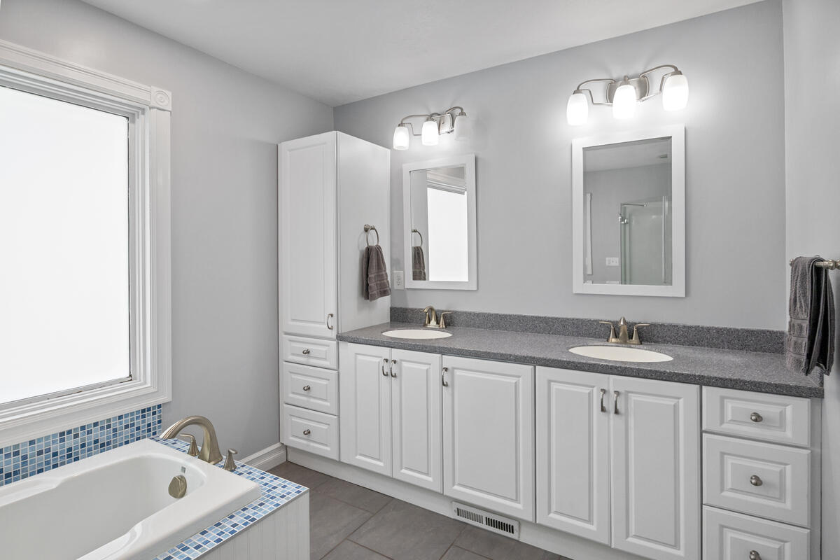 607 Apache Drive Fremont, MI 49412 - Photo 18 of 38
