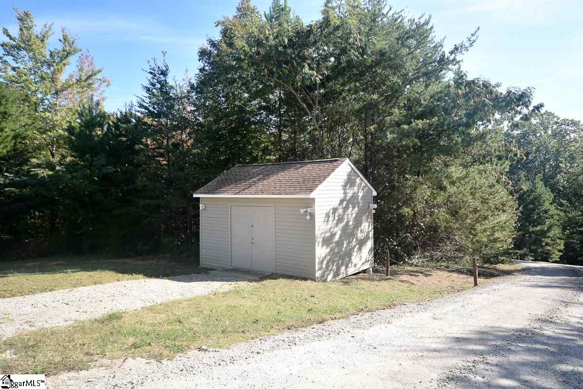 191 Center Road Travelers Rest, SC 29690 - Photo 6 of 36