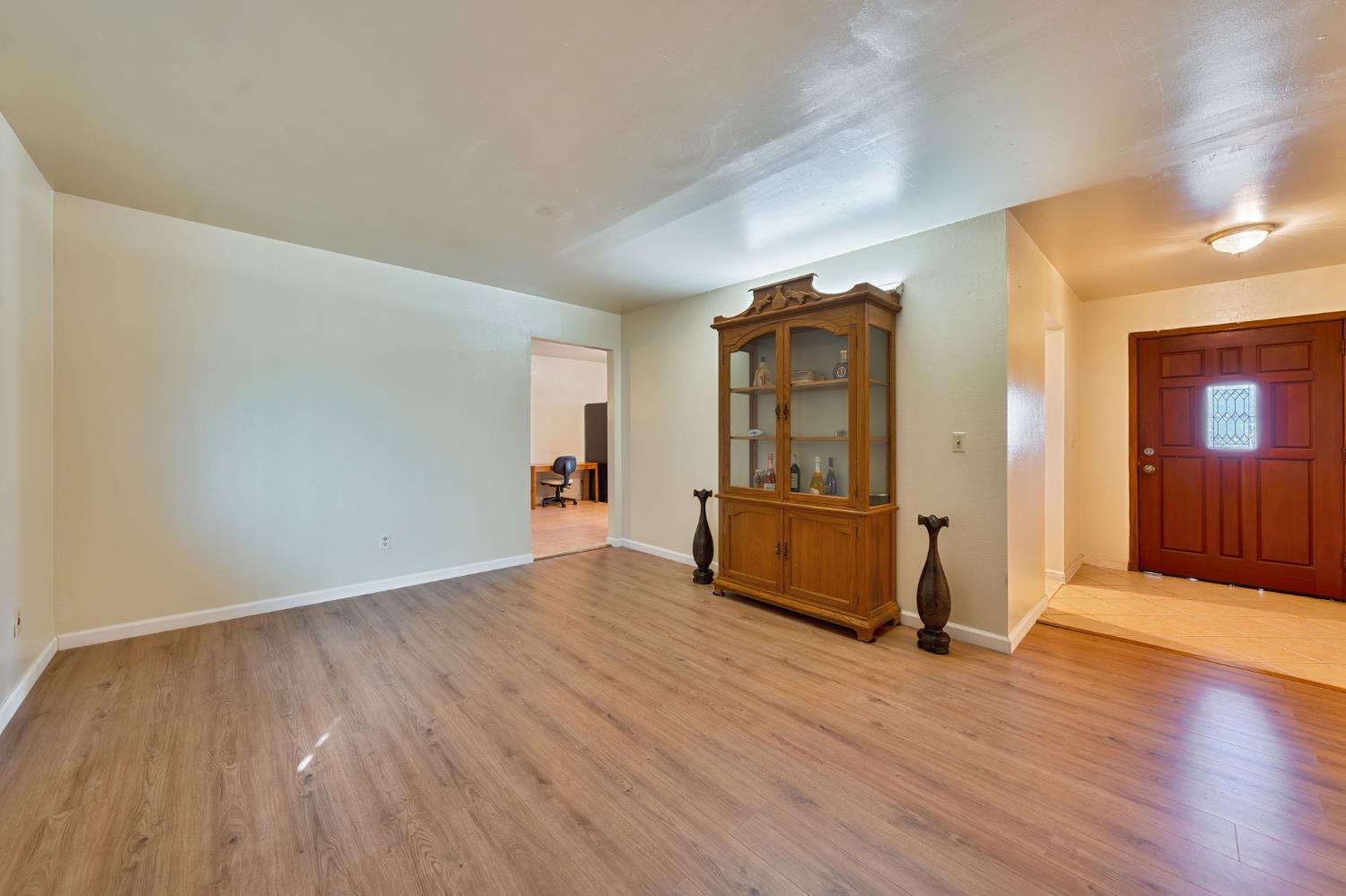 8208 Dierks Road Sacramento, CA 95830 - Photo 8 of 60