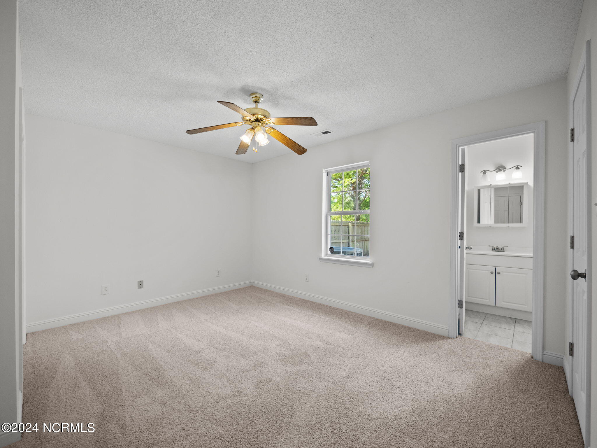 516 Sand Ridge Road Hubert, NC 28539 - Photo 32 of 47 32-web-or-mls-M1B16405