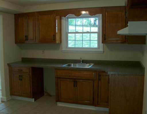 1575 Fallen Timber Road Elizabeth, PA 15037 - Photo 3 of 8 Kitchen.