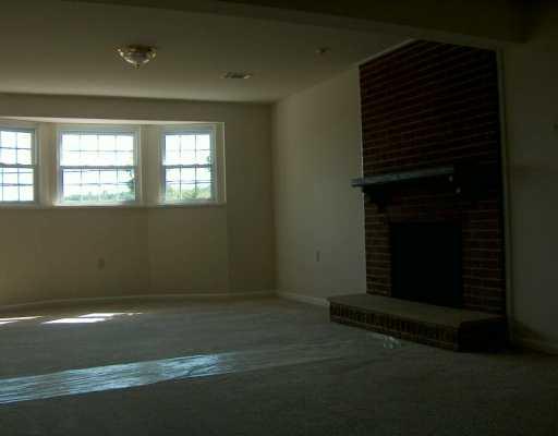 1575 Fallen Timber Road Elizabeth, PA 15037 - Photo 5 of 8 Den/Family/Great Room.