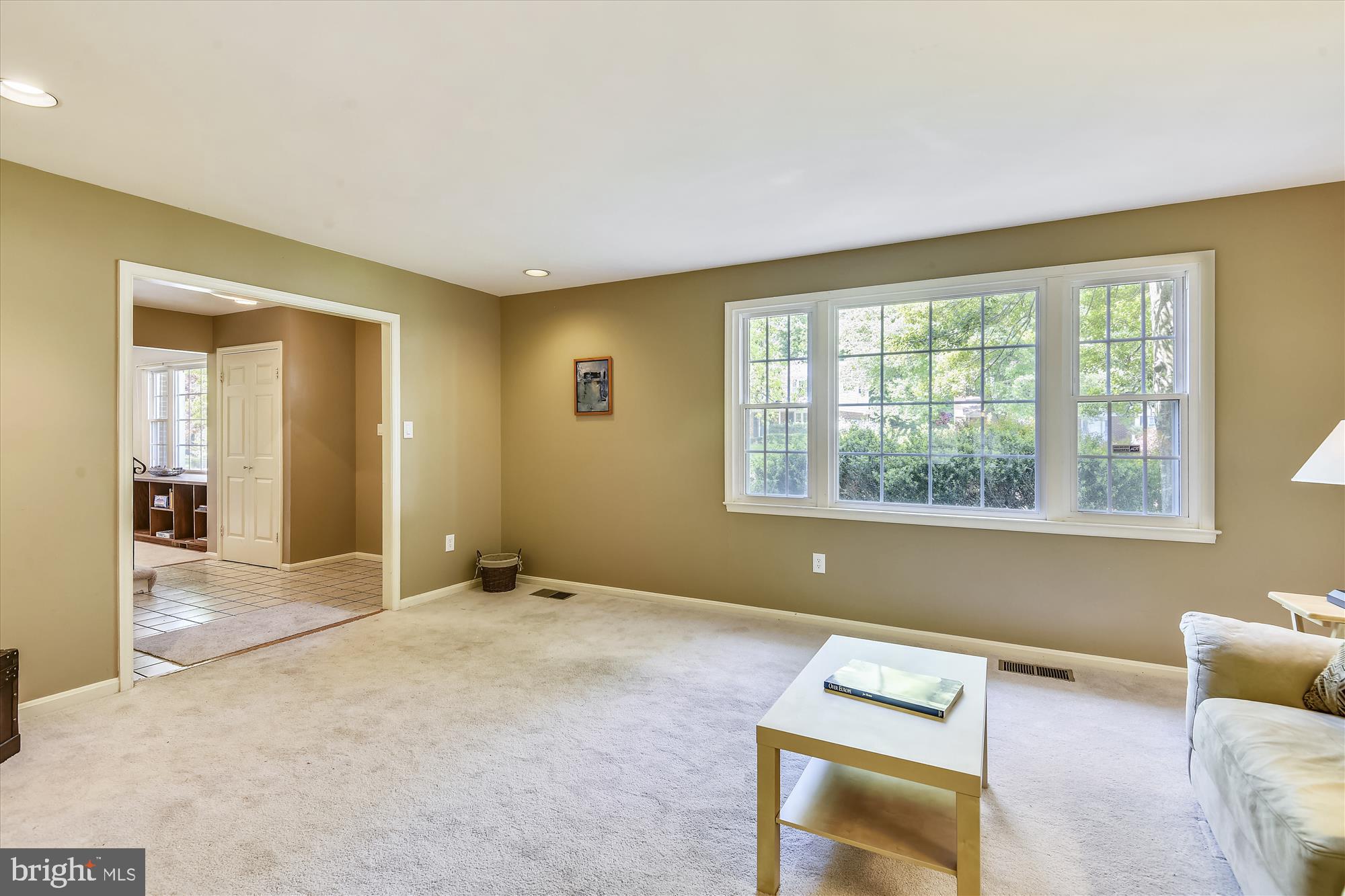 7403 Reservation Drive Springfield, VA 22153 - Photo 13 of 41 Bright and light living room