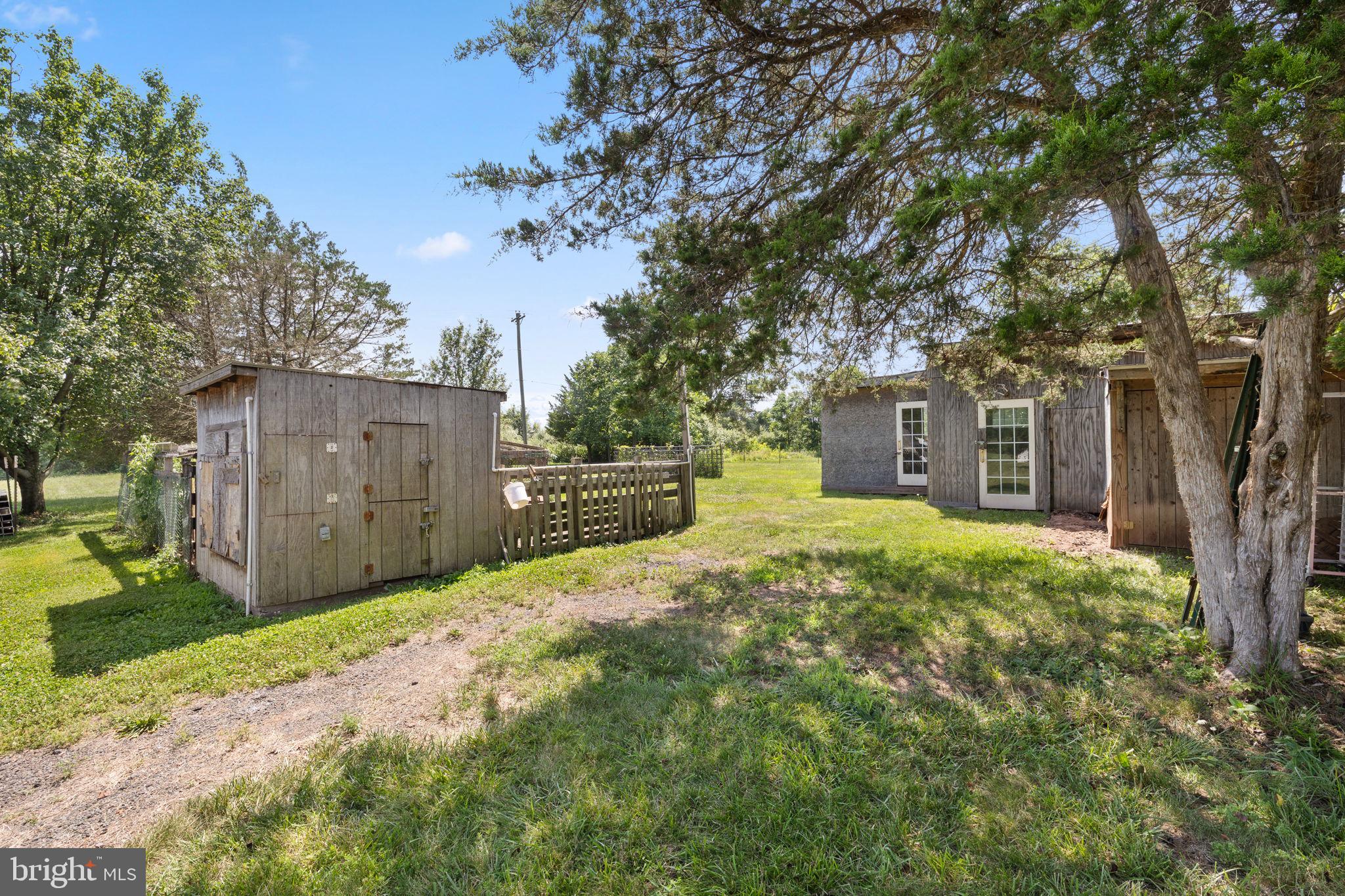 14917 Compton Road Centreville, VA 20121 - Photo 48 of 72 Chicken Coop& Additional buildings