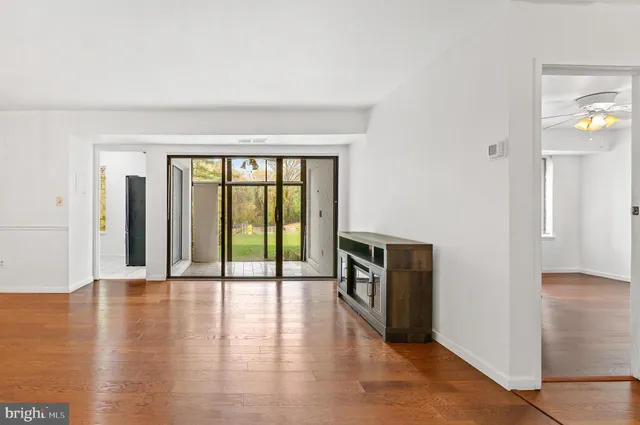 $1,600 | 5482 Cedar Lane, Unit A4, Columbia, MD 21044