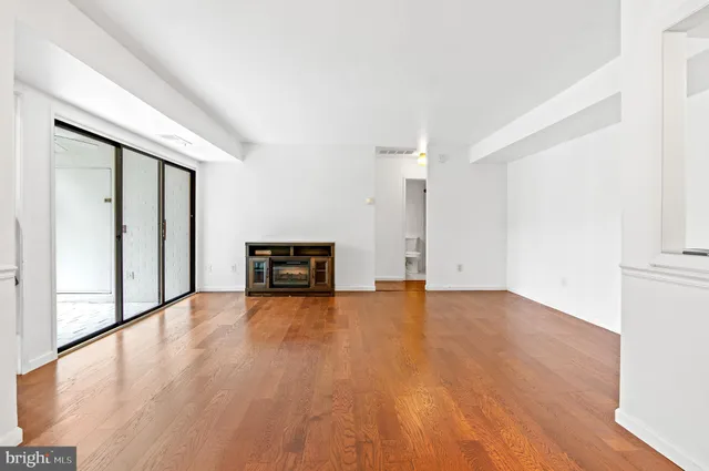 $1,600 | 5482 Cedar Lane, Unit A4, Columbia, MD 21044