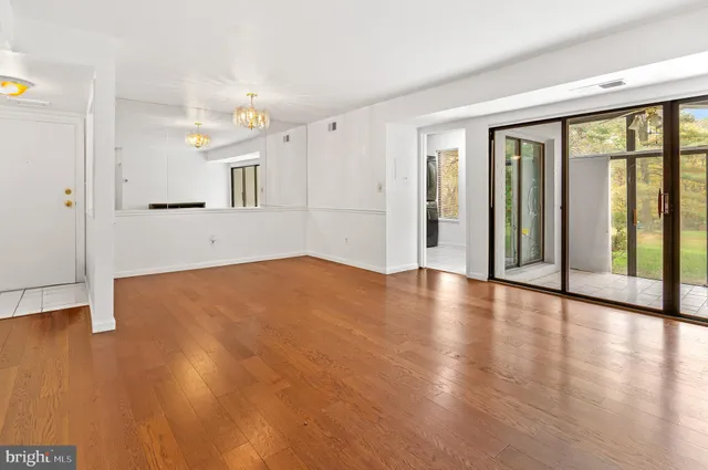 $1,600 | 5482 Cedar Lane, Unit A4, Columbia, MD 21044