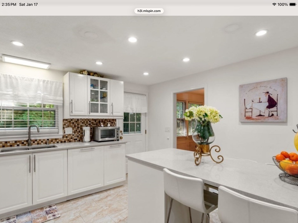 96 Washburn Avenue Wellesley, MA 02481 - Photo 3 of 20