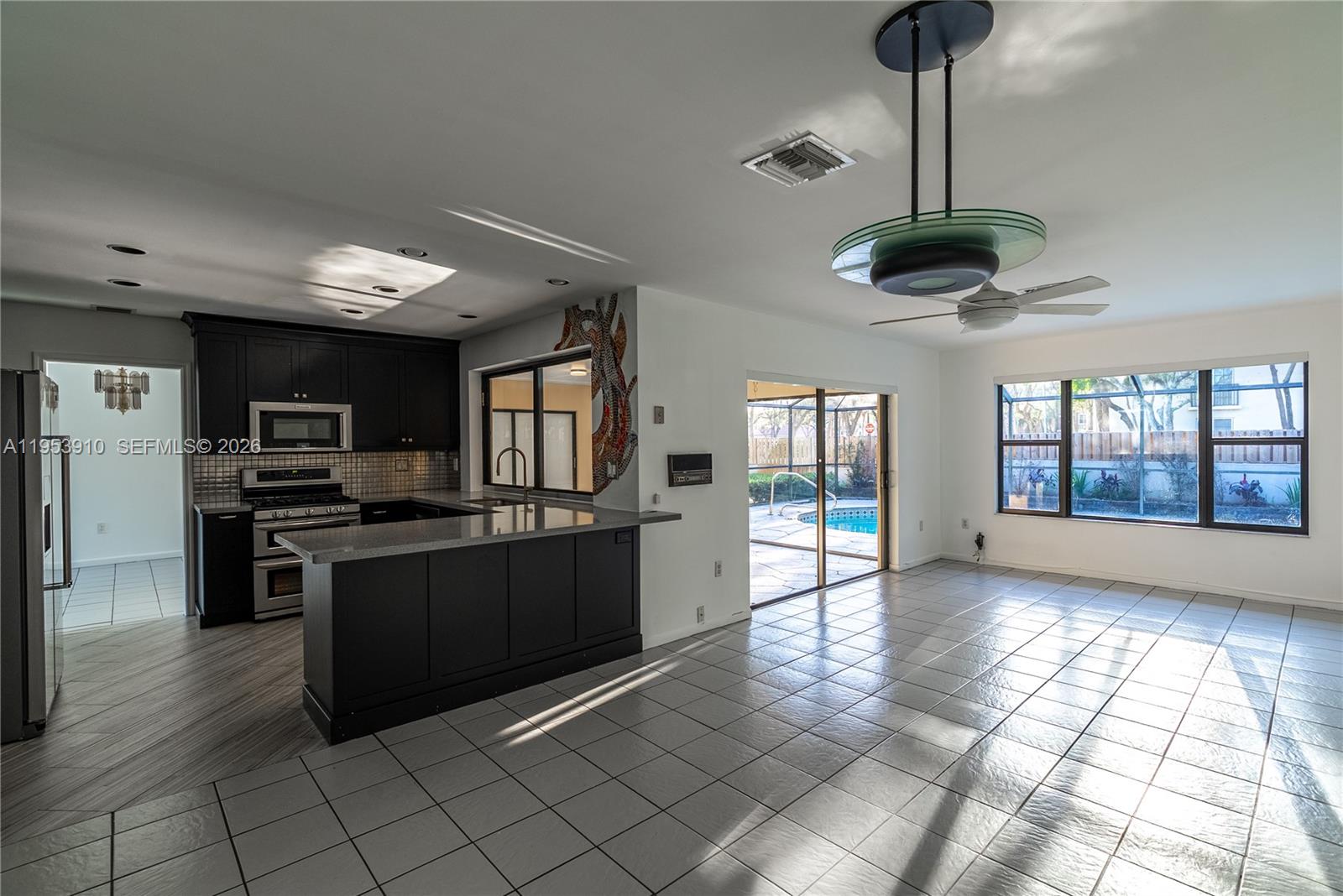 6371 Hutchinson Road Miami Lakes, FL 33014 - Photo 13 of 31