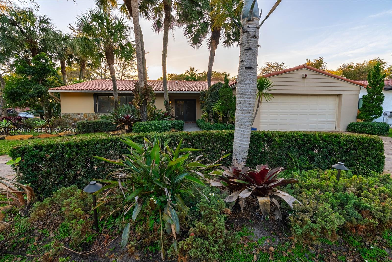 6371 Hutchinson Road Miami Lakes, FL 33014 - Photo 27 of 31