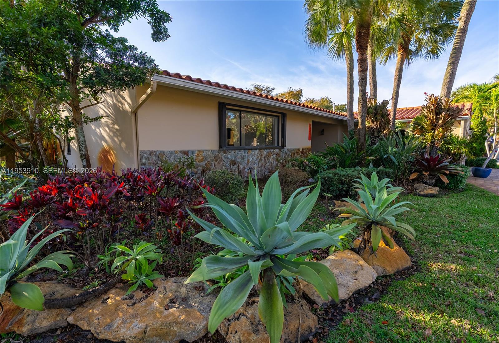 6371 Hutchinson Road Miami Lakes, FL 33014 - Photo 3 of 31