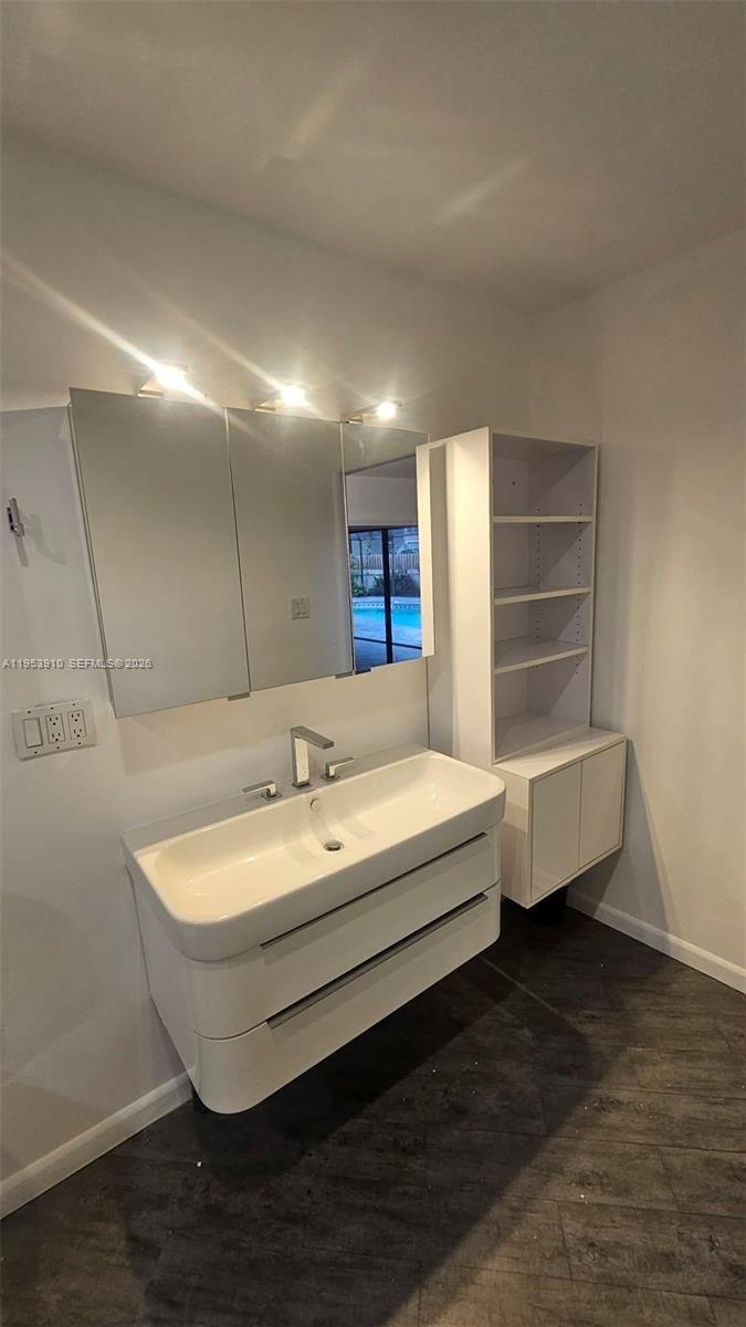 6371 Hutchinson Road Miami Lakes, FL 33014 - Photo 7 of 17 Master Bath