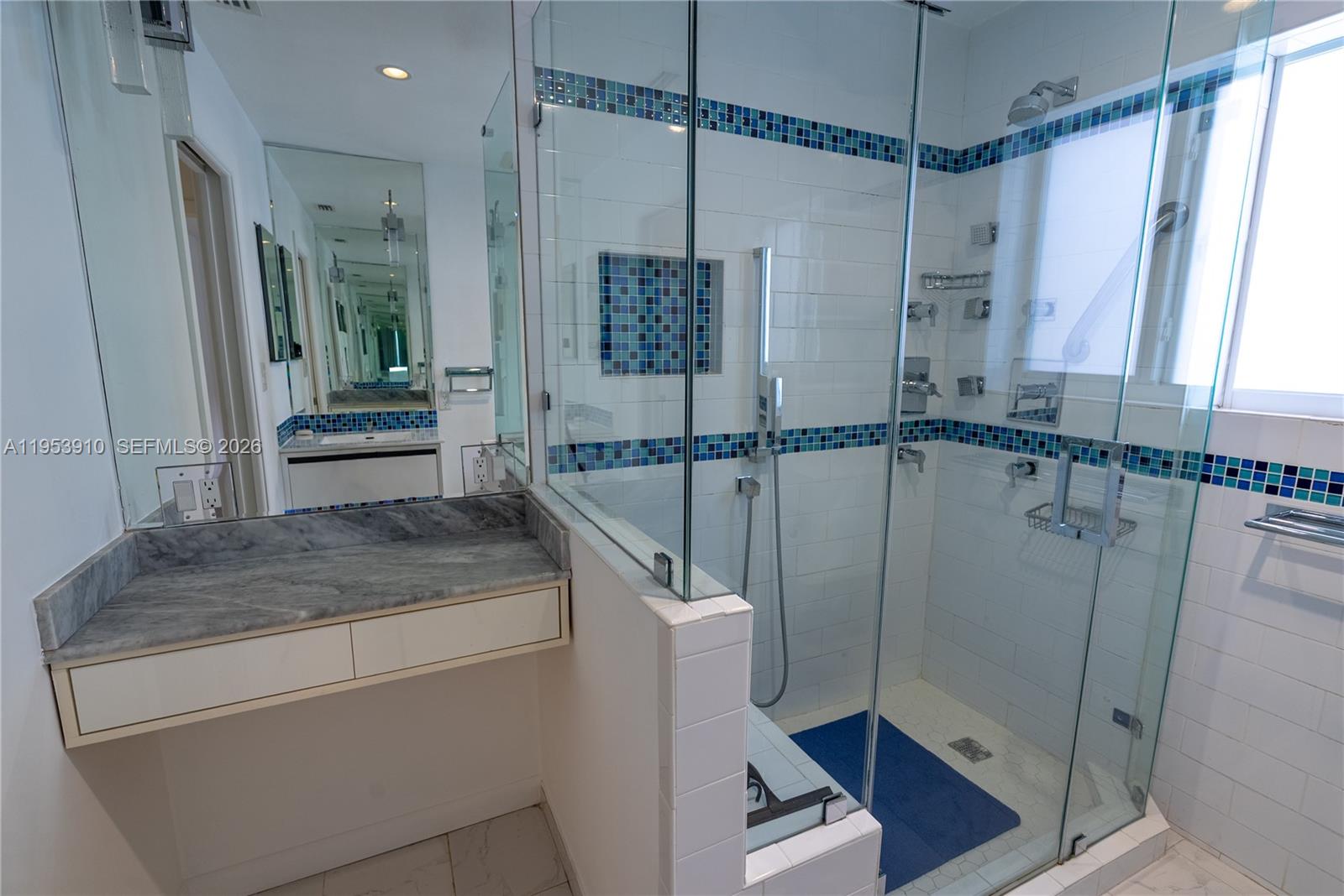 6371 Hutchinson Road Miami Lakes, FL 33014 - Photo 10 of 31