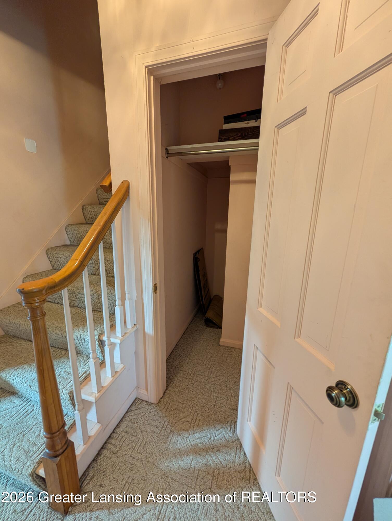 2112 Cumberland Road Lansing, MI 48906 - Photo 23 of 77 PXL_20260728_202755450.RAW-01