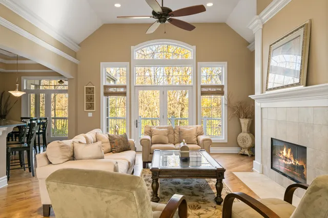 $750,000 | 1945 Badger Hollow, Unit 3428, Geneva, WI 53147