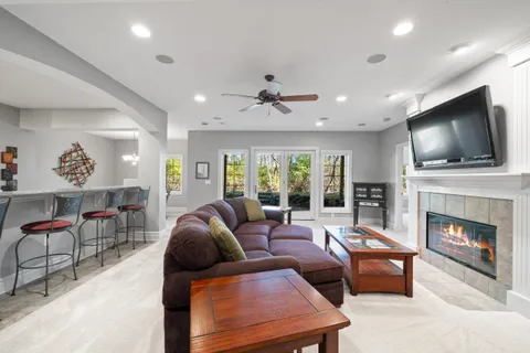 $750,000 | 1945 Badger Hollow, Unit 3428, Geneva, WI 53147