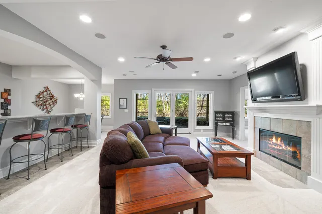 $750,000 | 1945 Badger Hollow, Unit 3428, Geneva, WI 53147