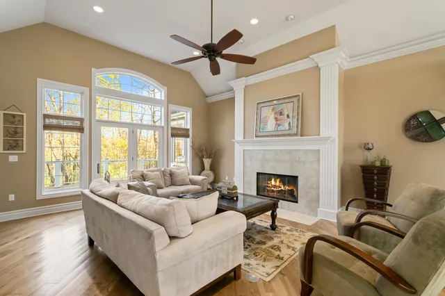 $750,000 | 1945 Badger Hollow, Unit 3428, Geneva, WI 53147