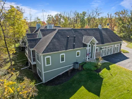$750,000 | 1945 Badger Hollow, Unit 3428, Geneva, WI 53147