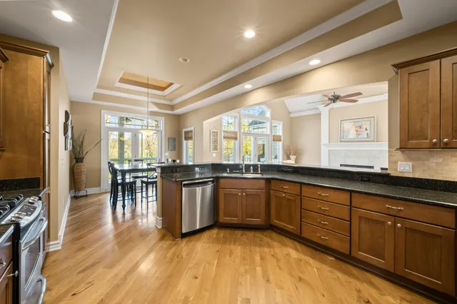 $750,000 | 1945 Badger Hollow, Unit 3428, Geneva, WI 53147