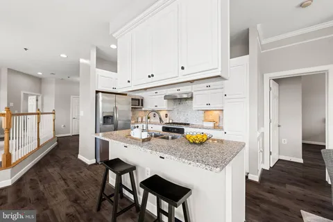 $400,000 | 810 Belmont Bay Drive, Unit 201, Woodbridge, VA 22191