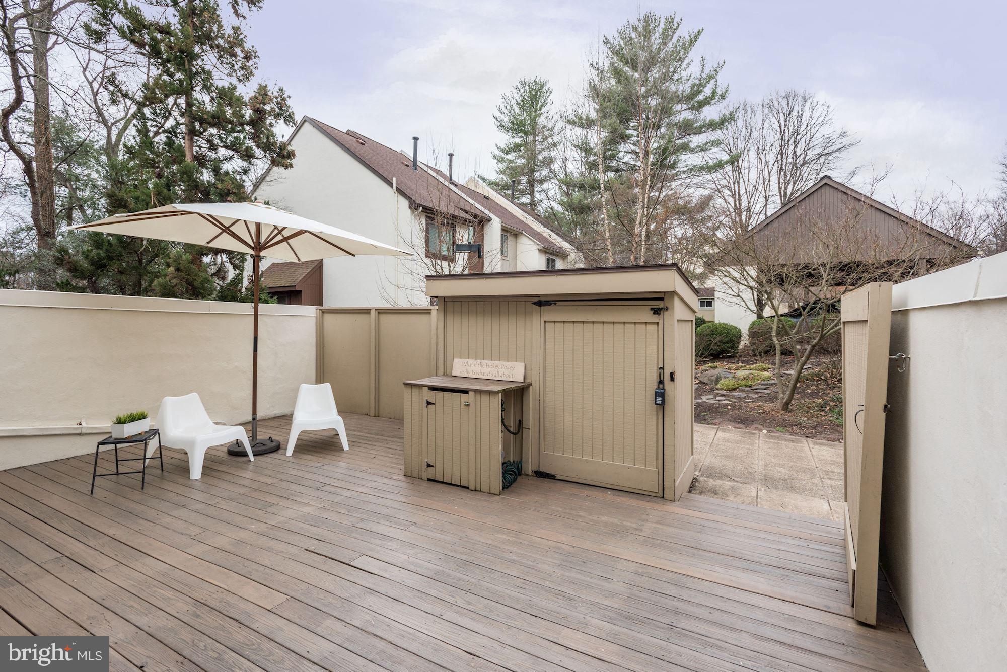 1511 Inlet Court Reston, VA 20190 - Photo 3 of 30 Exterior (Front) Private entry patio for am coffee