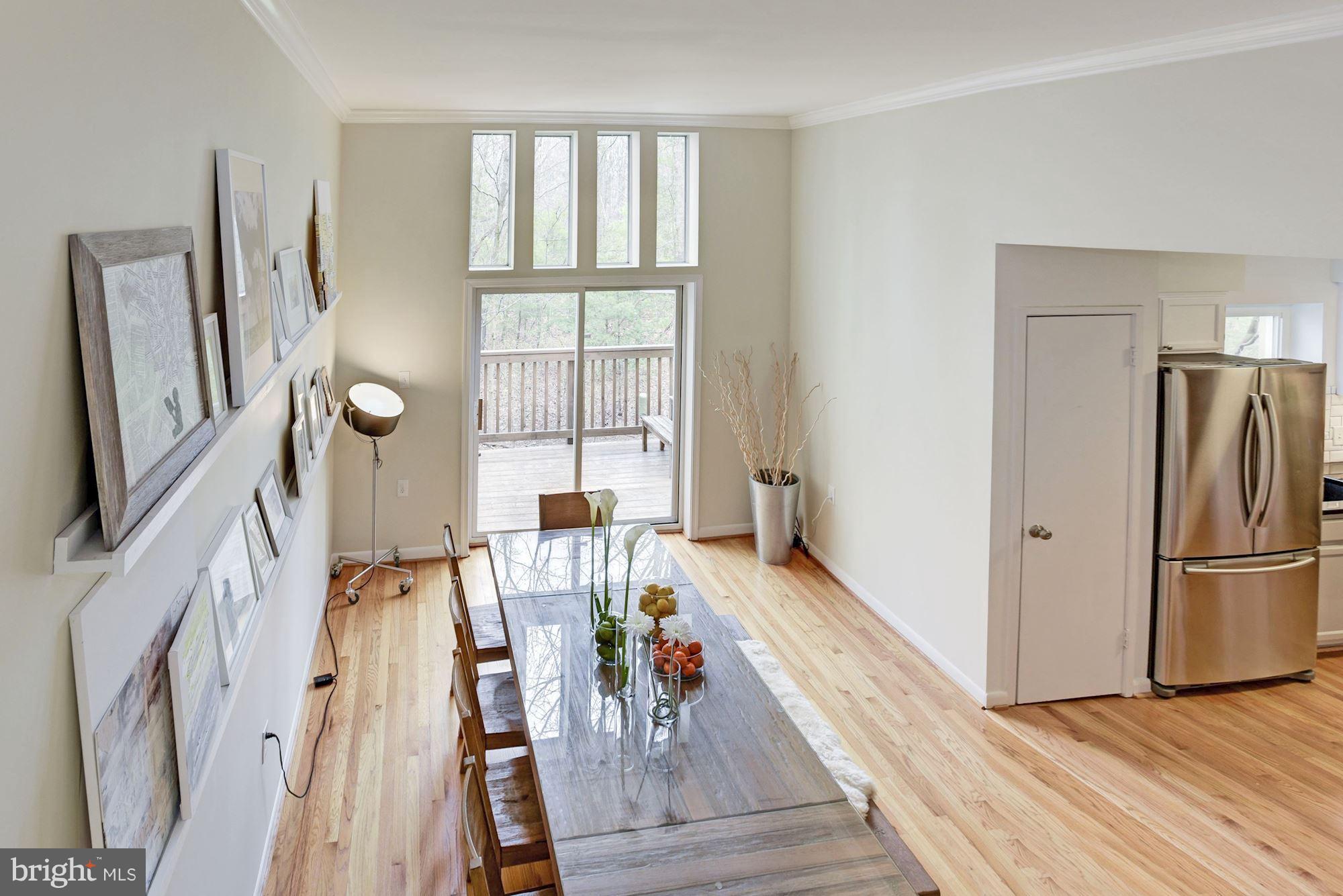 1511 Inlet Court Reston, VA 20190 - Photo 9 of 30 Family Room Note the high ceilings