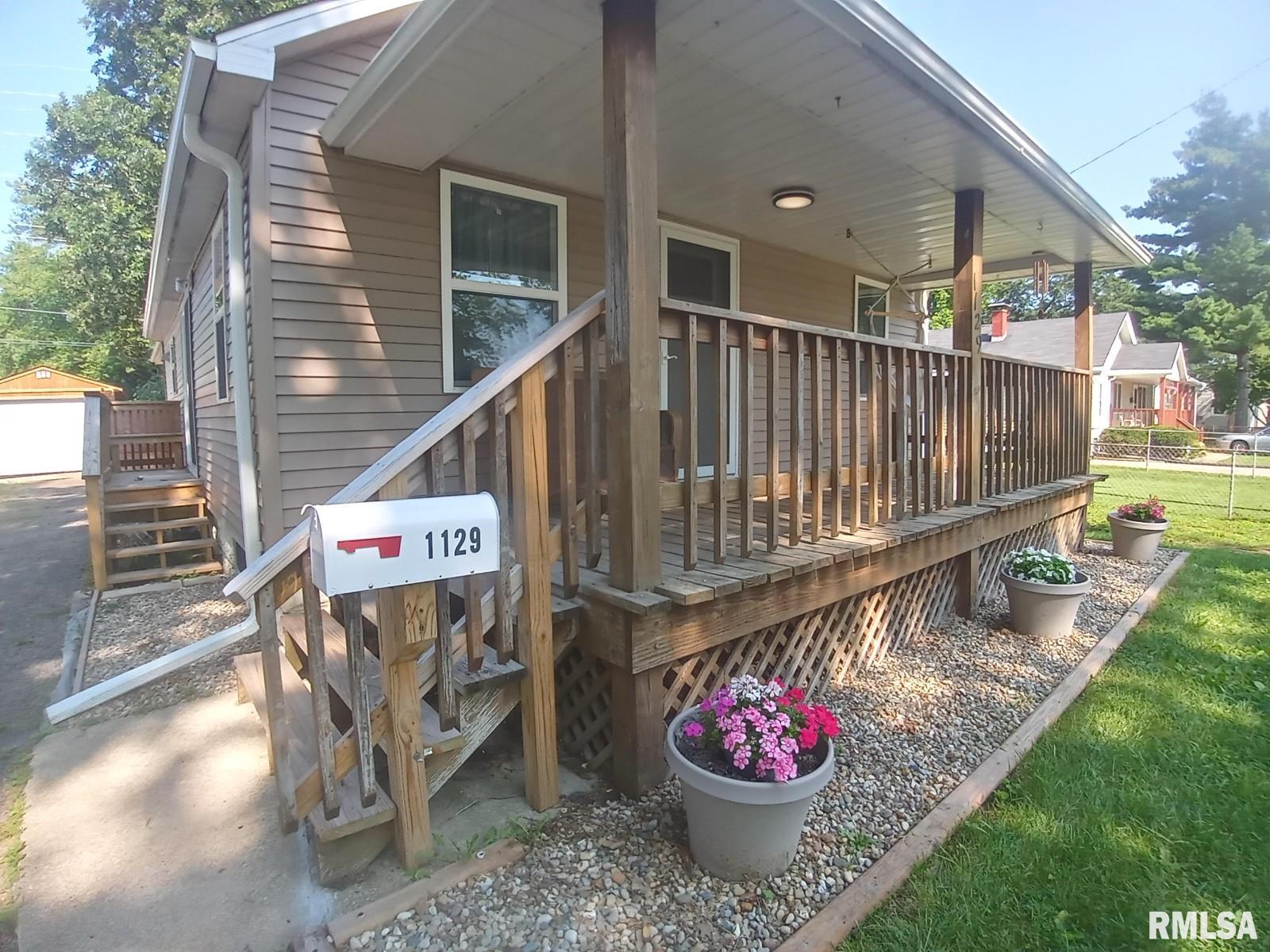 1129 North Daniel Springfield, IL 62702 - Photo 1 of 37