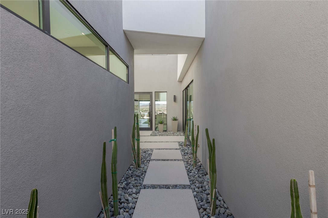 29 Falling Ridge Lane Henderson, NV 89011 - Photo 3 of 87 Gallery Image 3