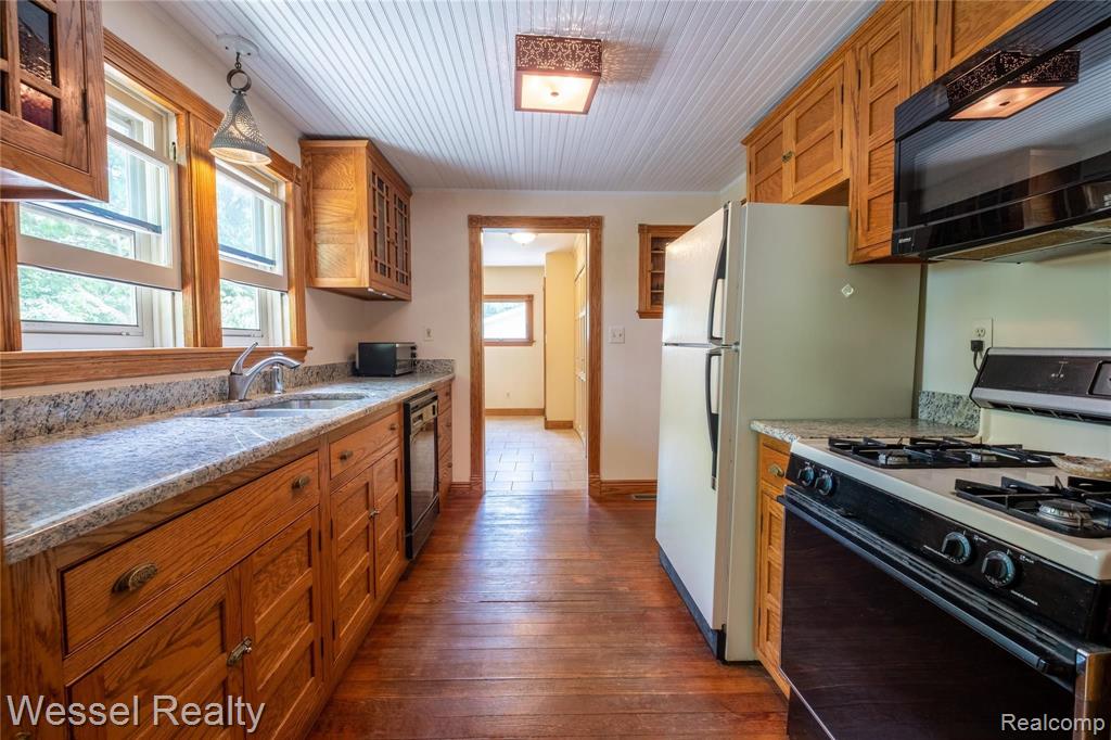 58830 Lind Road Washington, MI 48094 - Photo 9 of 34