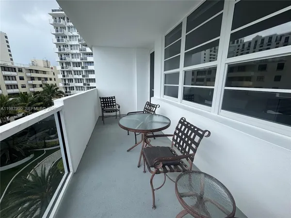 $2,800 | 100 Lincoln Road, Unit 836, Miami Beach, FL 33139