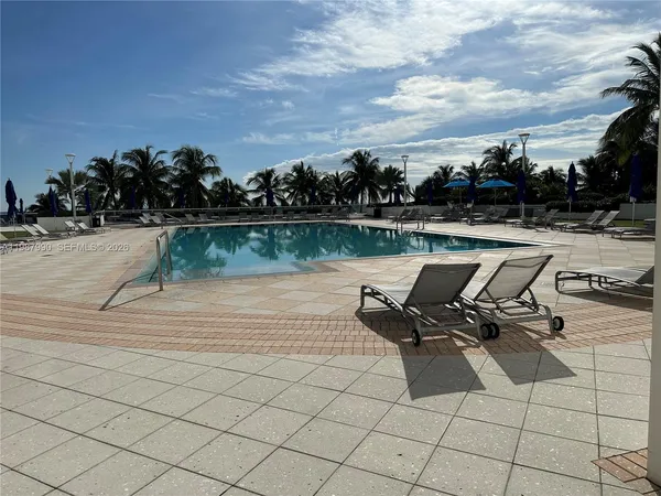 $2,800 | 100 Lincoln Road, Unit 836, Miami Beach, FL 33139