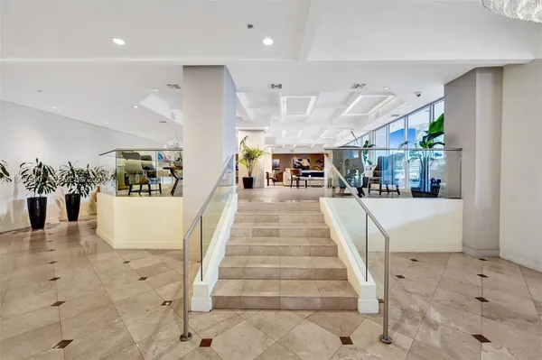 $2,800 | 100 Lincoln Road, Unit 836, Miami Beach, FL 33139