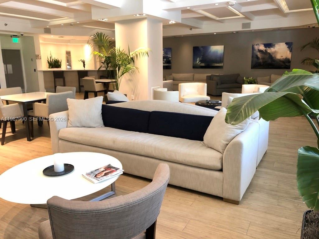 100 Lincoln Road, Unit 836 Miami Beach, FL 33139 - Photo 32 of 47 Upper lobby