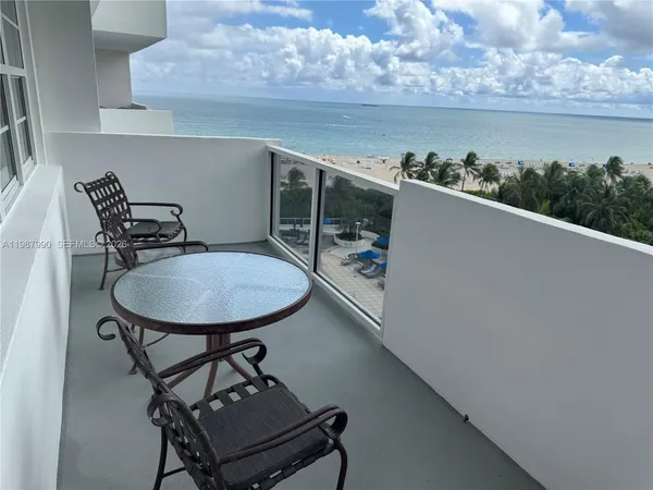 $2,800 | 100 Lincoln Road, Unit 836, Miami Beach, FL 33139
