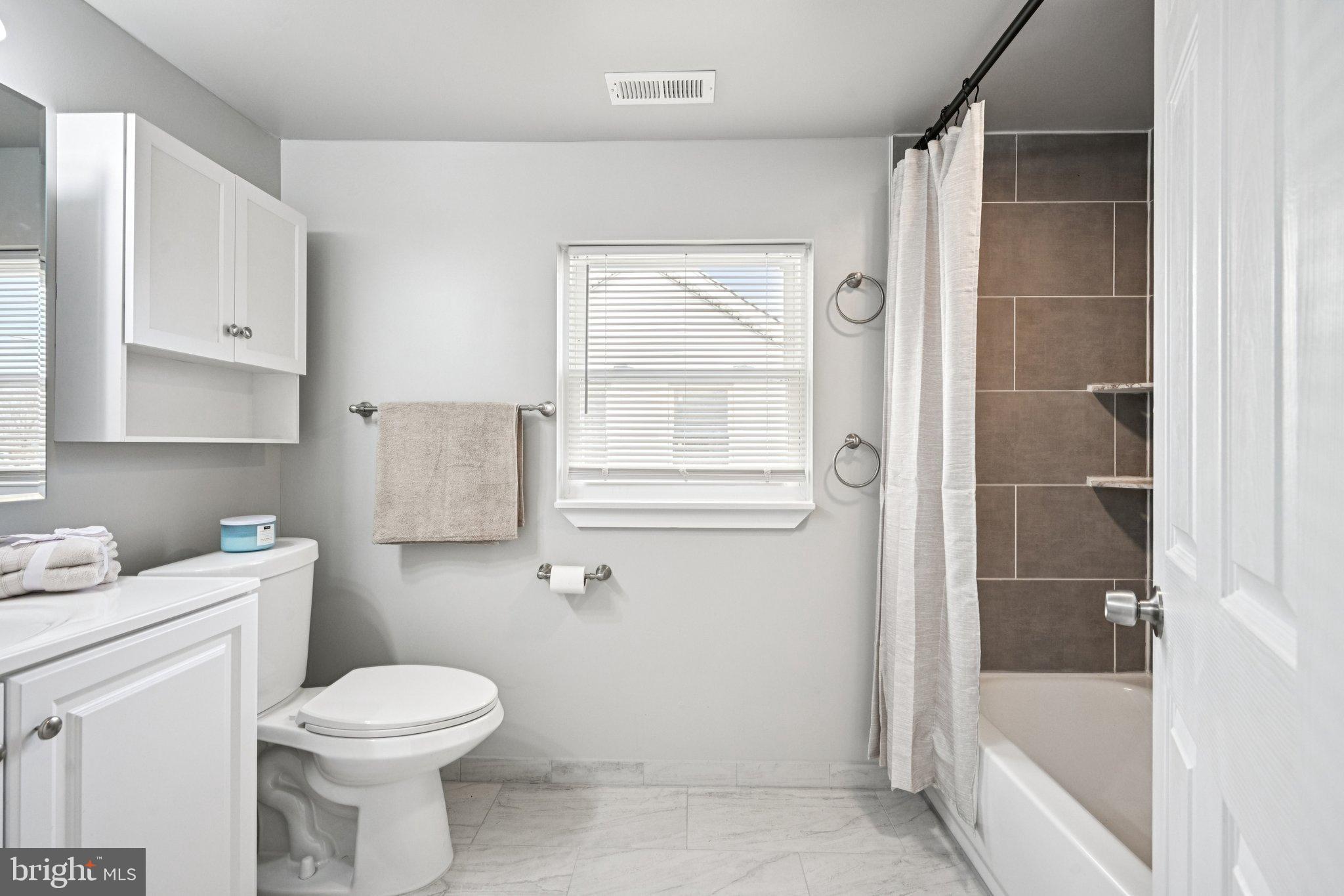 7 East Cohawkin Road Clarksboro, NJ 08020 - Photo 13 of 29 a bathroom with a sink toilet and shower