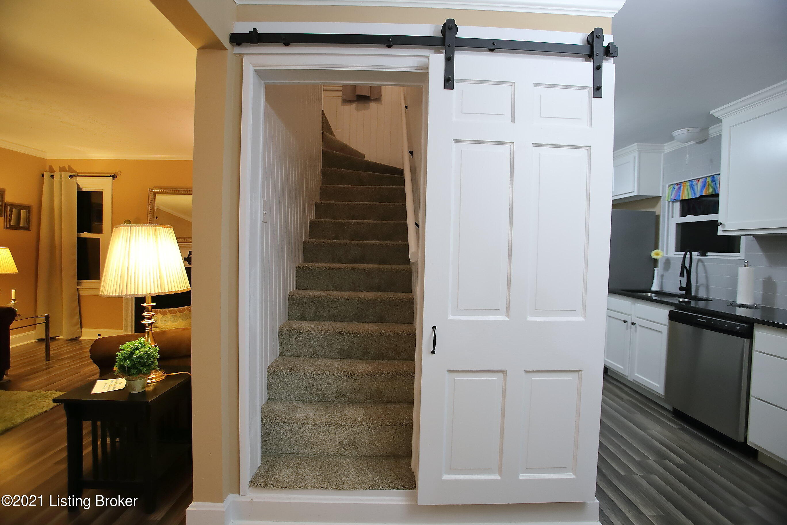 4307 Churchill Road Louisville, KY 40207 - Photo 25 of 42 Staircase