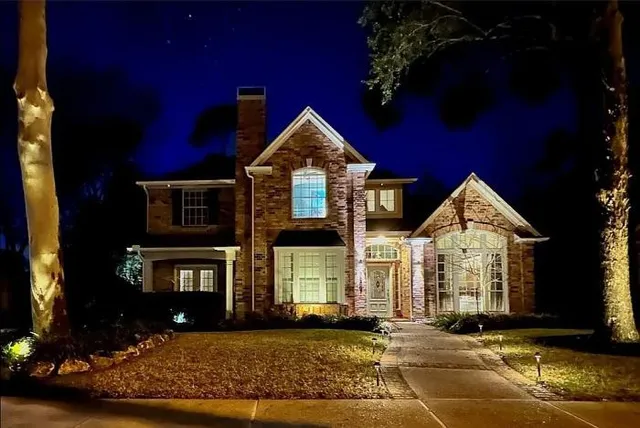 $650,000 | 7807 Allegro Drive, Houston, TX 77040