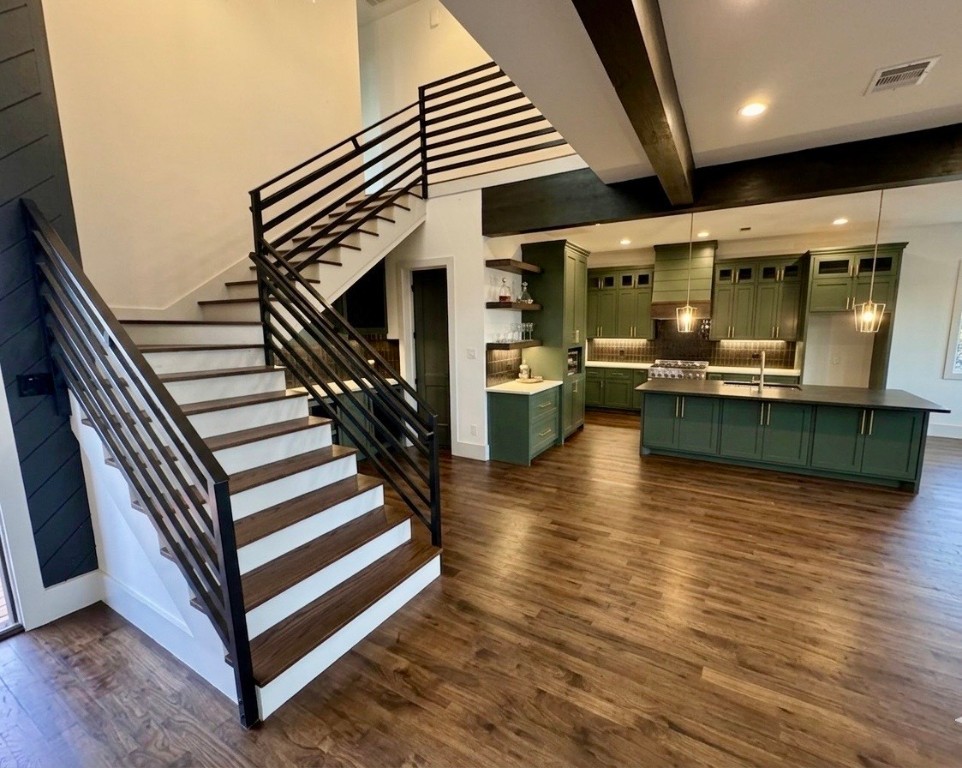 505 East 40th Street Houston, TX 77022 - Photo 4 of 17 a view of a livingroom with furniture and staircase