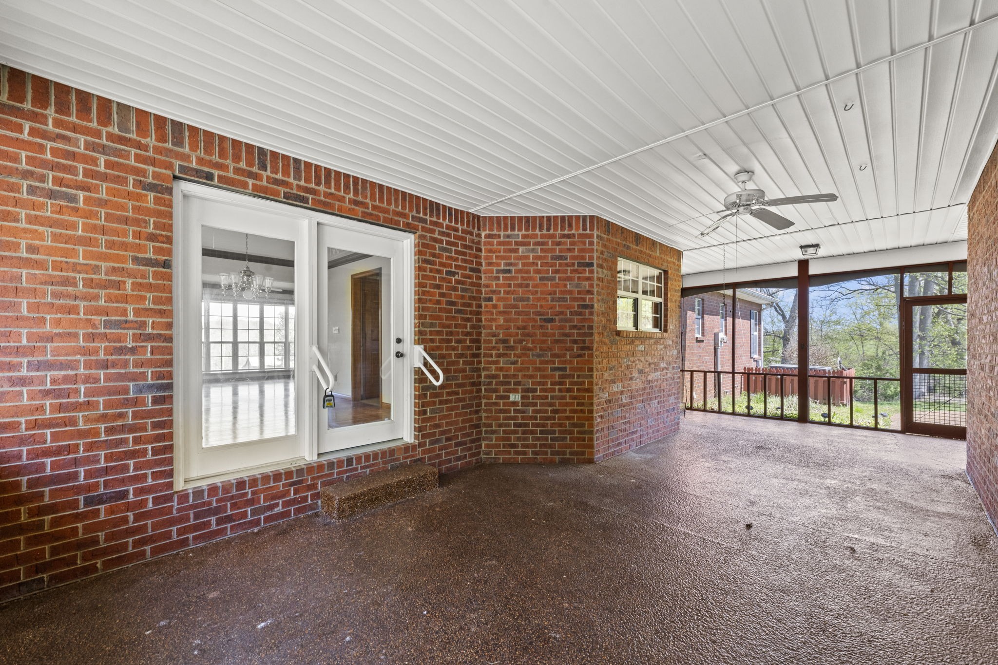 9139 Owens Chapel Road Springfield, TN 37172 - Photo 12 of 29 a view of an empty room with a balcony